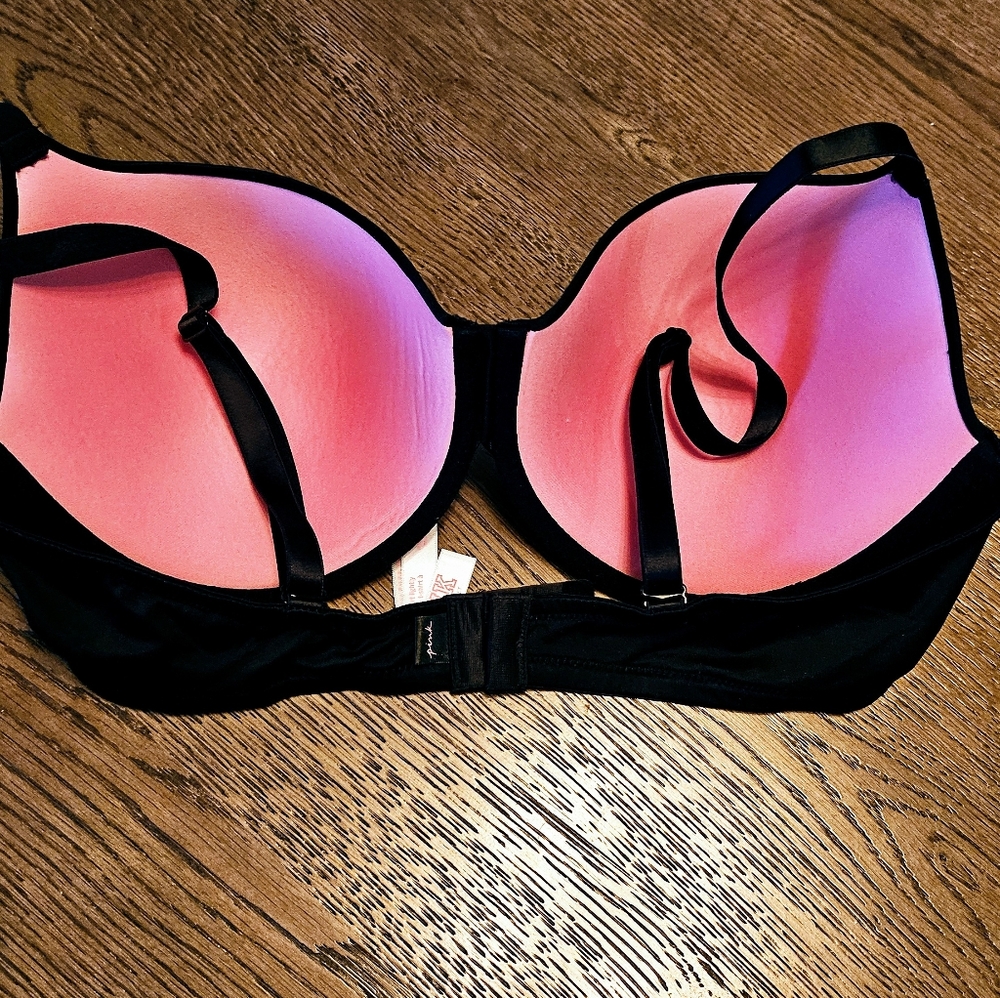 NWOT Victoria's Secret PINK Wear Everywhere T-shirt Black Bra Size: 38D